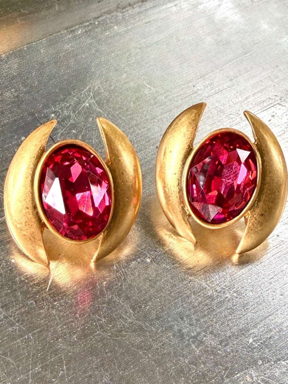 Oscar de la Renta Oval Stone Earrings gold-Tone w/ Watermelon PINK Crystal